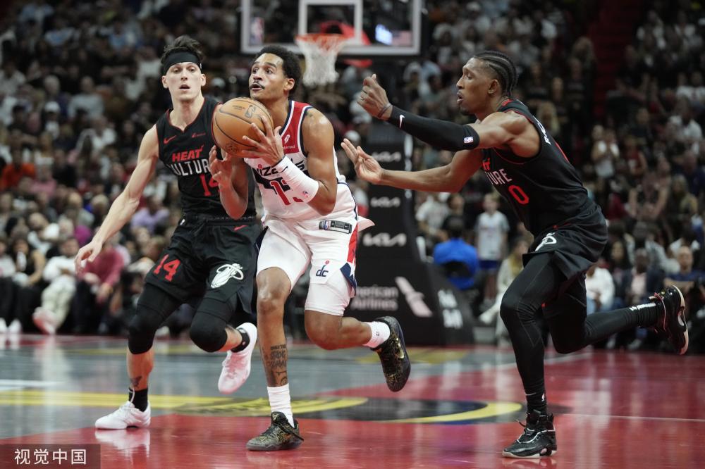 位球员在赛 位球员在赛