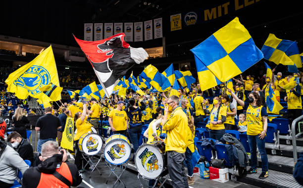 格纳布里与 格纳布里与